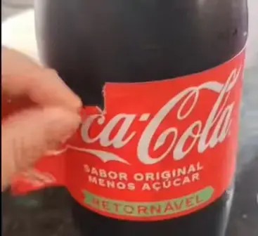 Turistas denunciam venda de refrigerante possivelmente falso em Lucena Turistas denunciam venda de refrigerante possivelmente falso em Lucena