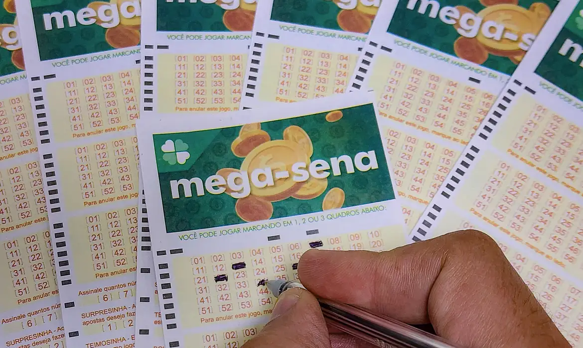 Mega-Sena acumula e prêmio vai a R$ 160 milhões Mega-Sena acumula e prêmio vai a R$ 160 milhões