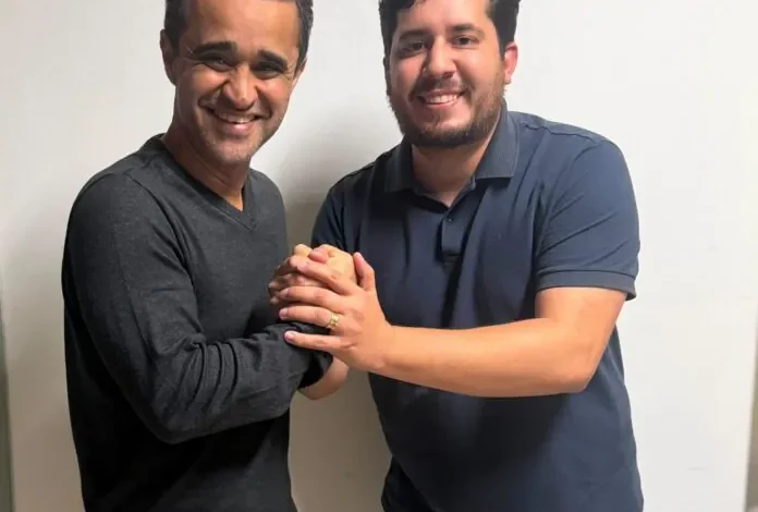Chefe de Gabinete de Bruno anuncia apoio a Vitor Ribeiro para deputado estadual Chefe de Gabinete de Bruno anuncia apoio a Vitor Ribeiro para deputado estadual