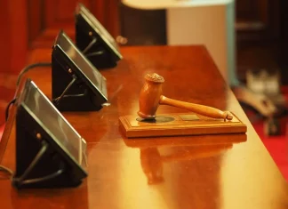 CCJ da Câmara aprova PEC do fim da aposentadoria como punição para juízes
