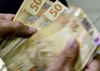 Servidores do Estado recebem salário esta semana; veja datas