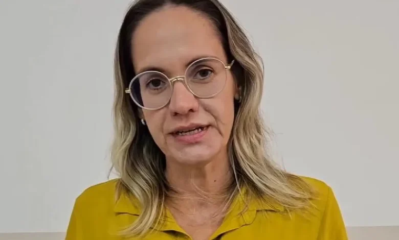 Após indeferimento do TRE-PB, Janine Lucena renuncia e irmão assume suplência de Veneziano