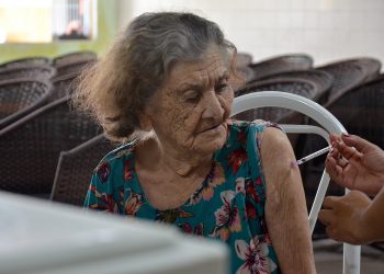 Campina Grande passa a ofertar vacina Pneumo 20 para pessoas a partir de 85 anos