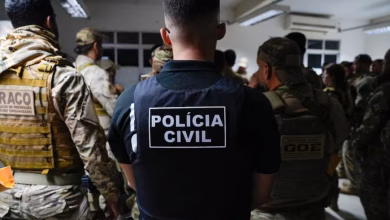 Polícia deflagra 3ª fase de operação que investiga organização por tráfico e expulsão de moradores na Grande João Pessoa Polícia deflagra 3ª fase de operação que investiga organização por tráfico e expulsão de moradores na Grande João Pessoa