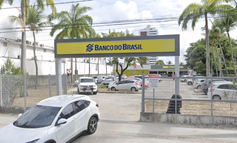 Bancários da Paraíba aprovam greve e paralisação começa na quinta-feira (10) Bancários da Paraíba aprovam greve e paralisação começa na quinta-feira (10)