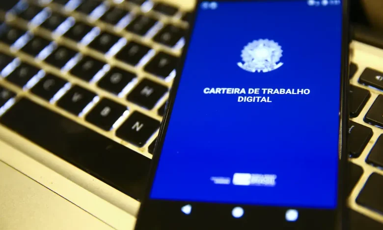 Taxa de desemprego cai para 5,3%, a menor para o trimestre até agosto Taxa de desemprego cai para 5,3%, a menor para o trimestre até agosto