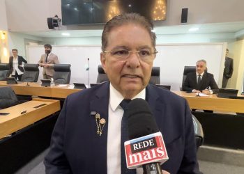 Criminosos invadem casa de Adriano Galdino e assaltam deputado Criminosos invadem casa de Adriano Galdino e assaltam deputado
