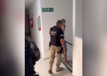 Subsíndica é presa suspeita de integrar grupo acusado de assaltos a lojas e casas em João Pessoa