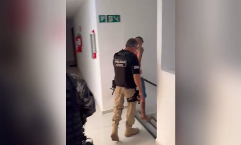 Subsíndica é presa suspeita de integrar grupo acusado de assaltos a lojas e casas em João Pessoa Subsíndica é presa suspeita de integrar grupo acusado de assaltos a lojas e casas em João Pessoa