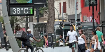 Inmet faz alerta para onda de calor em oito estados do país