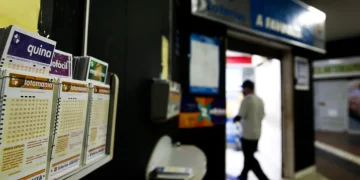 Mega-Sena sorteia prêmio de R$ 52 milhões nesta terça-feira Mega-Sena sorteia prêmio de R$ 52 milhões nesta terça-feira