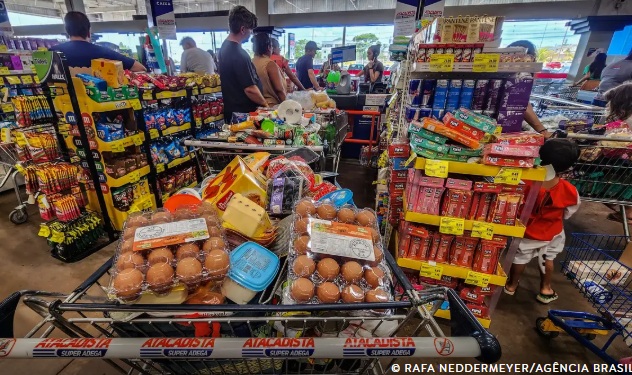 Consumo de alimentos cresce após proibição das bets no país, diz Abras Consumo de alimentos cresce após proibição das bets no país, diz Abras