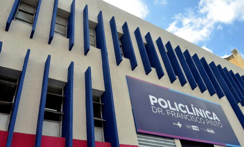 Policlínica Francisco Pinto altera temporariamente horário de atendimentos após ser alvo de mais um arrombamento e furto Policlínica Francisco Pinto altera temporariamente horário de atendimentos após ser alvo de mais um arrombamento e furto
